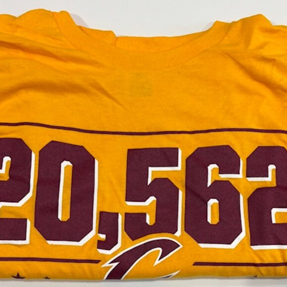 2015 Kia of Bedford 20,562 Cleveland Cavaliers Fans All In SGA Gold T-Shirt! XL - Picture 6 of 6